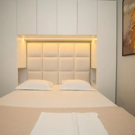 Luxurious - 5 Bedroom At Coast Villa *