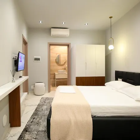 Villa Luxurious - 5 Bedroom At Coast *