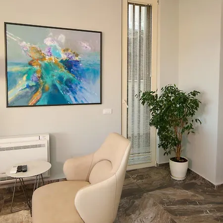 Luxurious - 5 Bedroom At Coast וילה פאלאסה