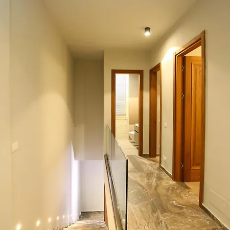 Villa Luxurious - 5 Bedroom At Coast Palasë