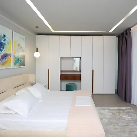 Luxurious - 5 Bedroom At Coast *