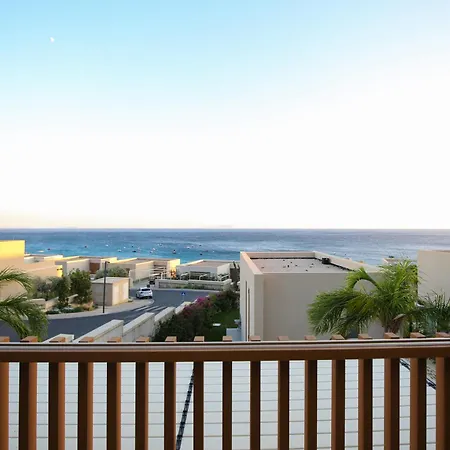 Villa Luxurious - 5 Bedroom At Coast Paljasa