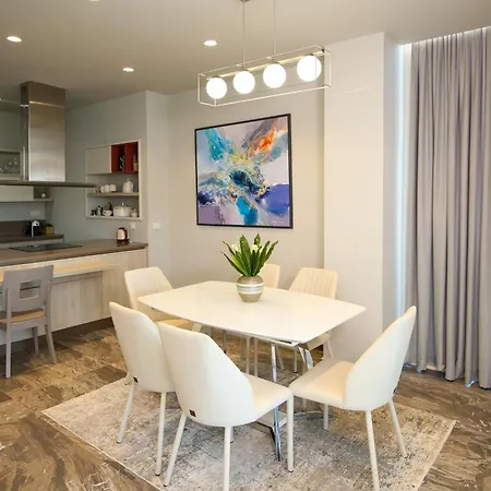 Villa Luxurious - 5 Bedroom At Coast