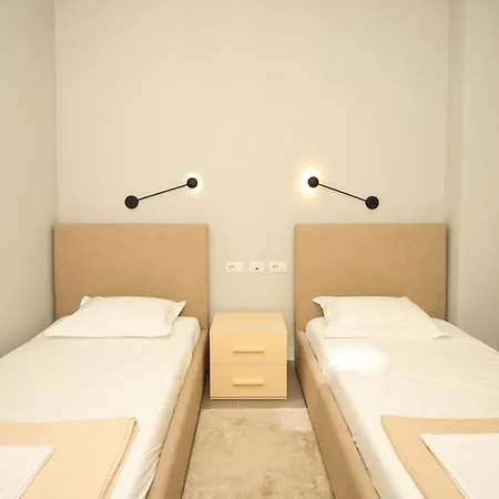 Luxurious - 5 Bedroom At Coast *