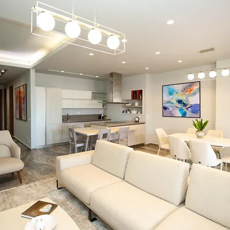 Luxurious - 5 Bedroom At Coast