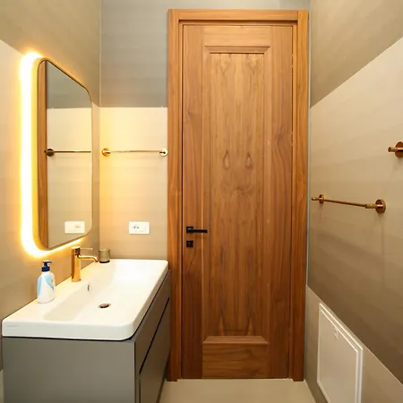 Luxurious - 5 Bedroom At Coast Villa Palasë
