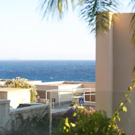 Luxurious - 5 Bedroom At Coast *