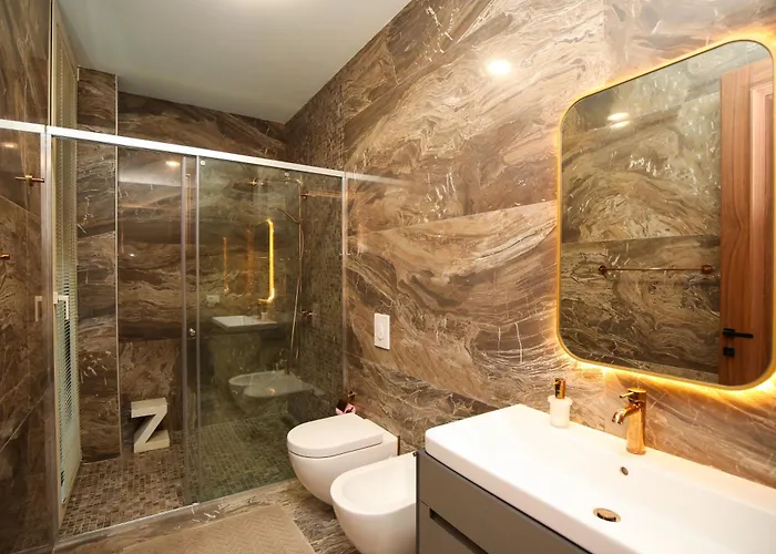 Luxurious - 5 Bedroom At Coast Villa Palasë