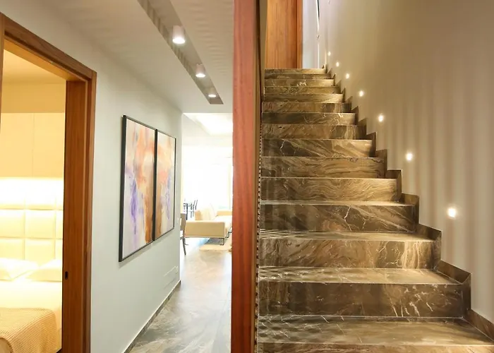 Luxurious - 5 Bedroom At Coast