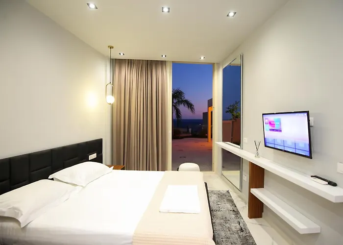 Villa Luxurious - 5 Bedroom At Coast