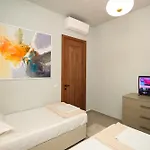 Willa Luxurious - 5 Bedroom At Coast
