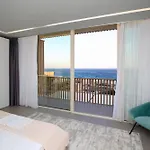 Luxurious - 5 Bedroom At Coast