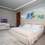 Villa Luxurious - 5 Bedroom At Coast