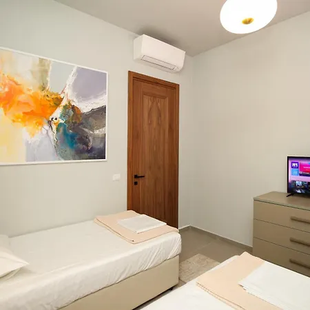 Villa Luxurious - 5 Bedroom At Coast