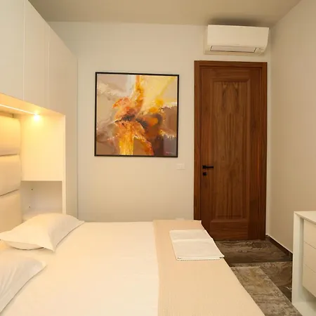 Luxurious - 5 Bedroom At Coast * Palasë