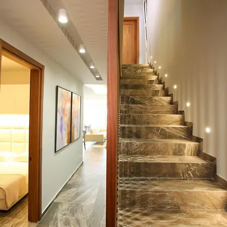 Luxurious - 5 Bedroom At Coast
