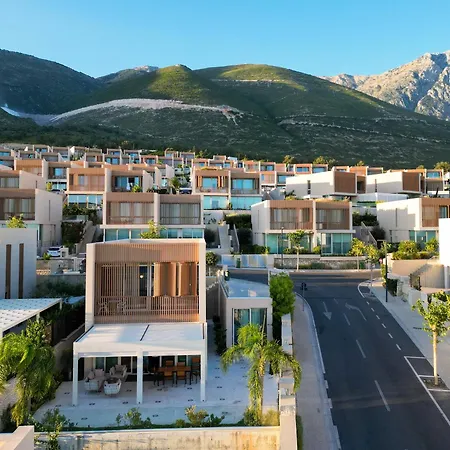 Villa Luxurious - 5 Bedroom At Coast Palasë
