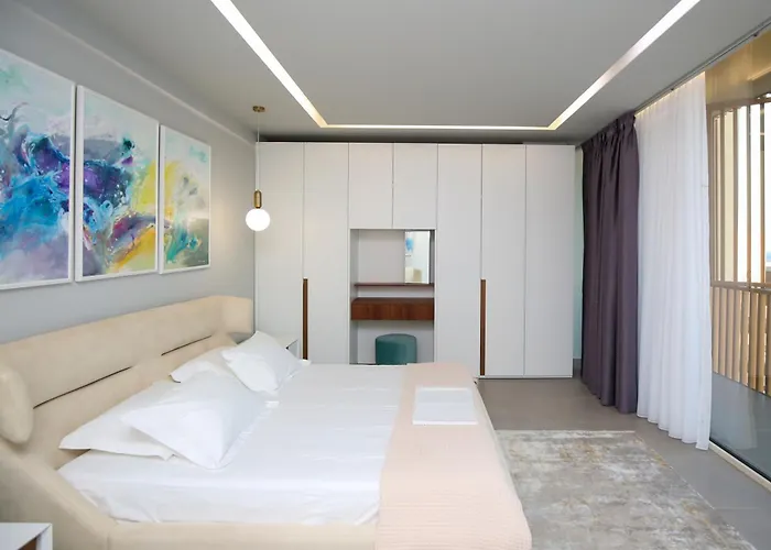 Luxurious - 5 Bedroom At Coast *