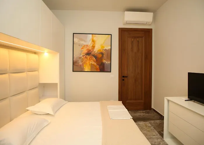 Luxurious - 5 Bedroom At Coast * 帕拉瑟