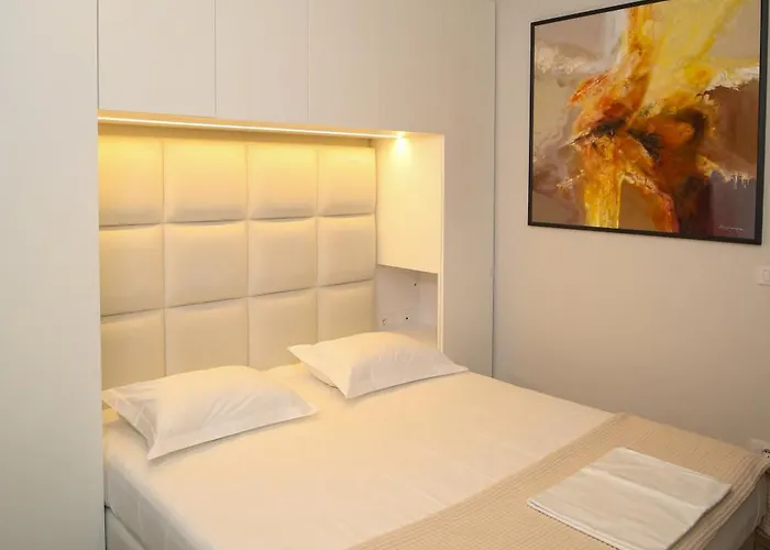 别墅 Luxurious - 5 Bedroom At Coast 帕拉瑟