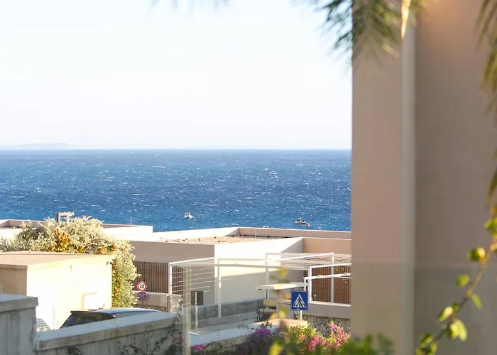 Luxurious - 5 Bedroom At Coast *